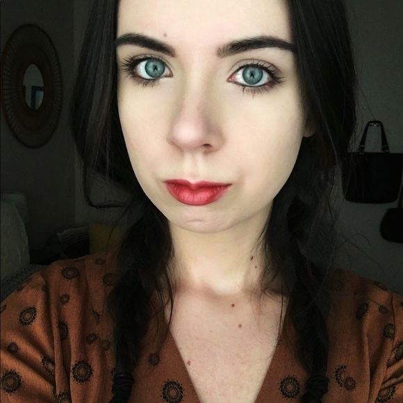 Meet Your Seller ✨ - Picture 3 of 5